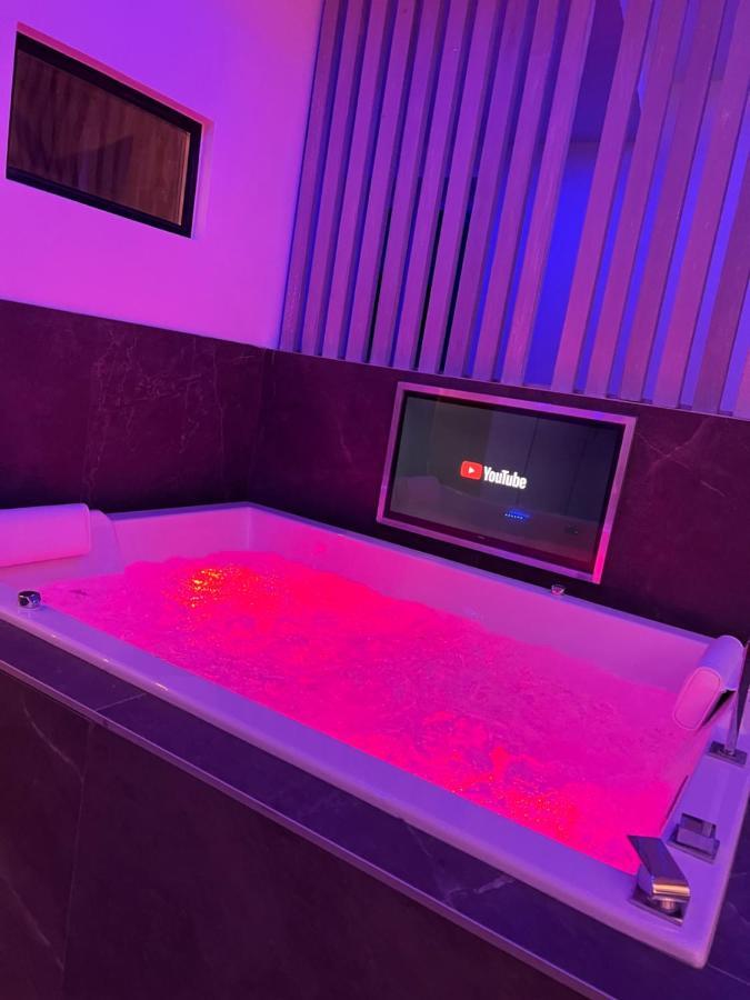 지보르 Chic & Jacuzzi 아파트 외부 사진